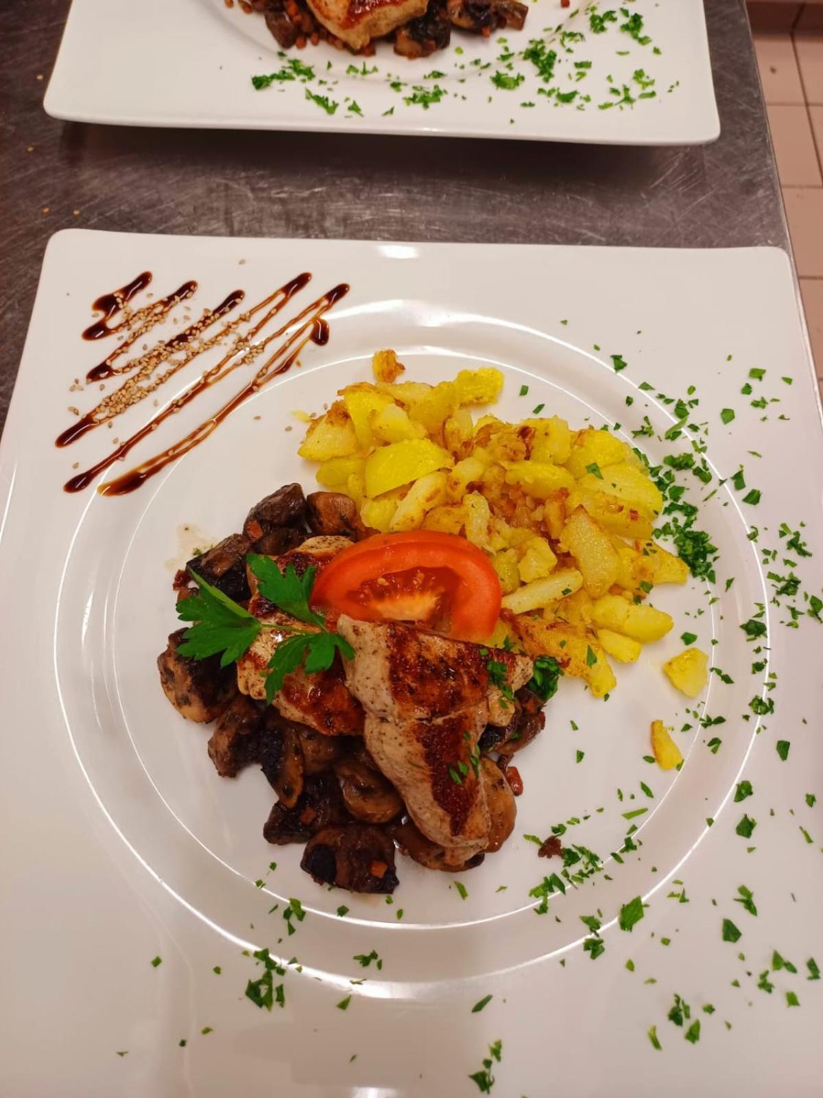 Hotel Restaurant Liesele Sonne سانكت ليونارد إم بيتزتال المظهر الخارجي الصورة